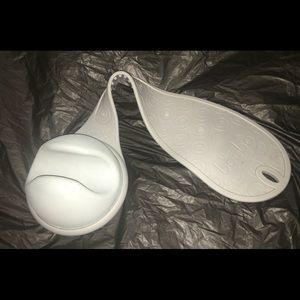 Bernie Hands free bottle holder